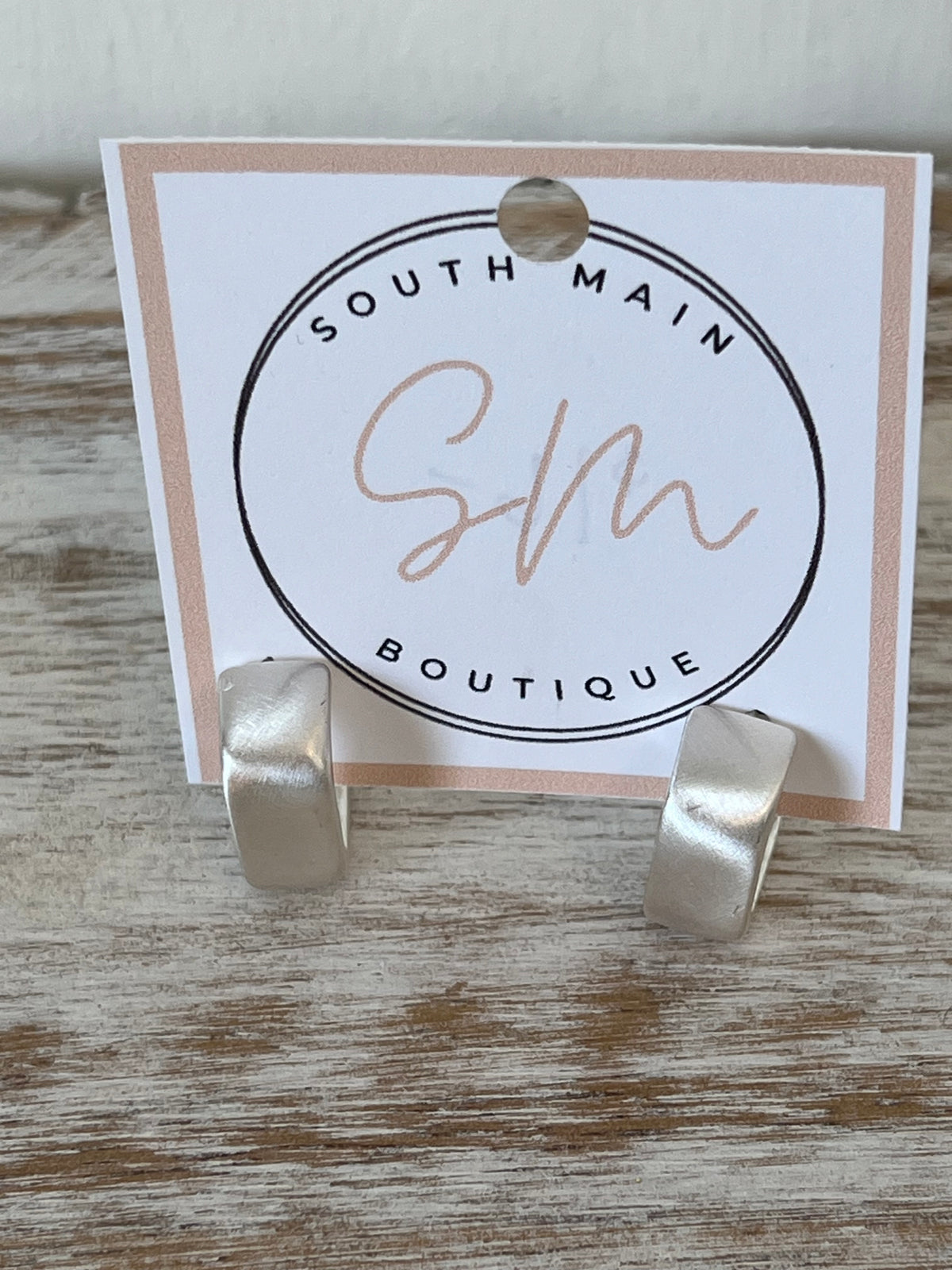 Matte silver squared thick huggie earring